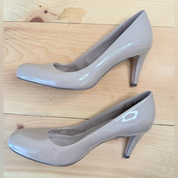 Clark’s Carlita Cove Sand Almond Toe Business Wedding Somerset Collection Heels - Picture 3 of 8